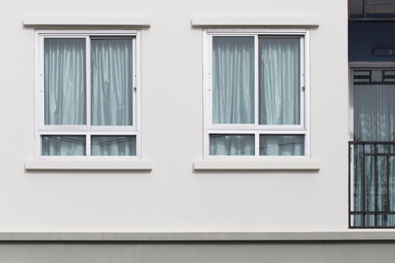 Pose de fenêtres à Sedan : quels matériaux choisir pour votre habitat ?